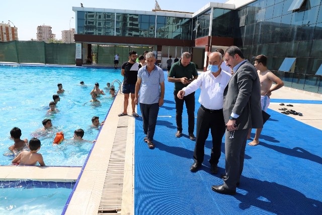 Başkan Baydilli gençleri havuza davet etti
