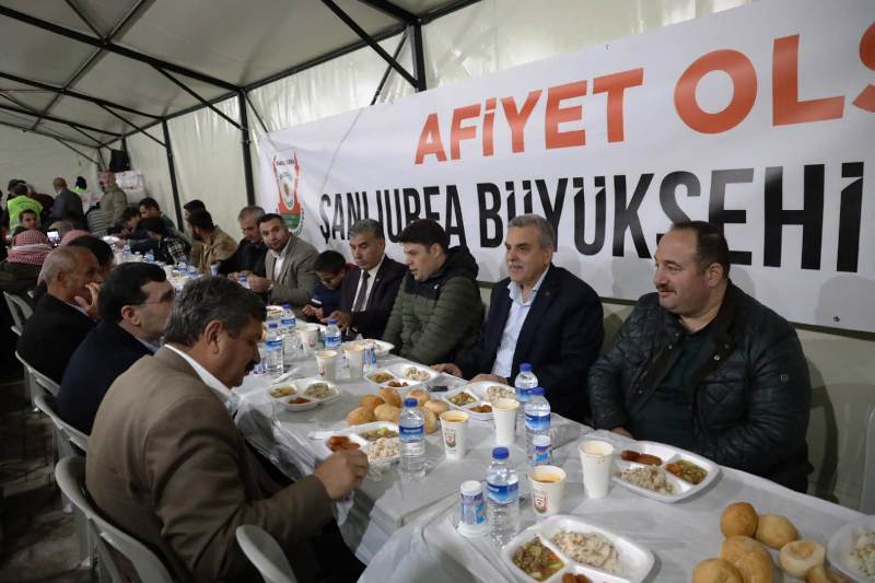 Beyazgül, Viranşehir iftar çadırında vatandaşlarla iftar yaptı