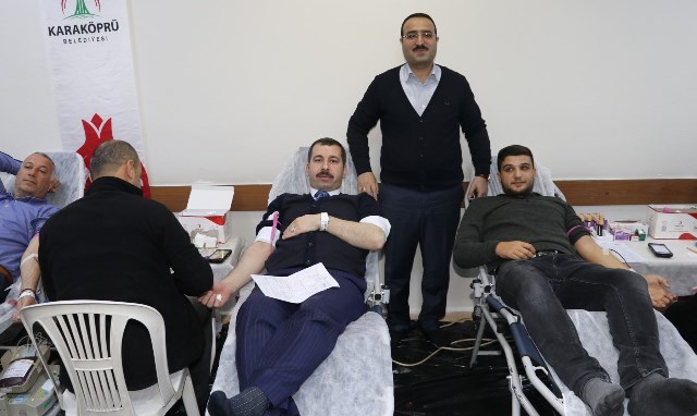  Karaköprü belediyesi'nden kan bağışına destek