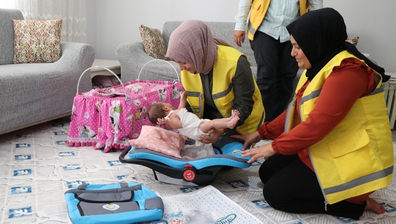 Yenidoğan Bebeklerin İlk Hediyeleri Haliliye Belediyesinden 