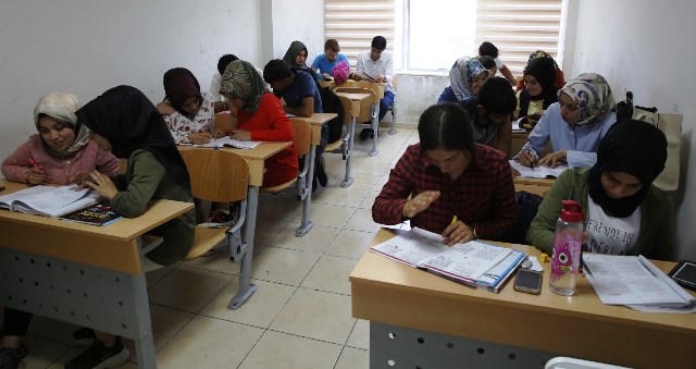 YKS Öğrencileri, sınava Haliliye belediyesi ile hazırlanıyor