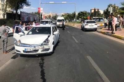 Abide Kavşağı’nda trafik kazası: 3 yaralı 