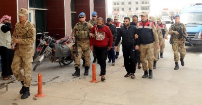Akçakale'de DEAŞ terör örgütü üyesi 3 kişi yakalandı 