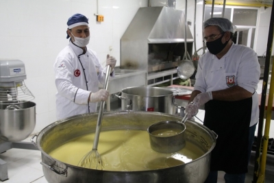 Büyükşehir'den sağlık çalışanlarına sıcak çorba ikramı