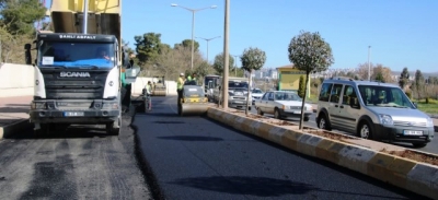 Büyükşehir’in haftasonu asfalt mesaisi 