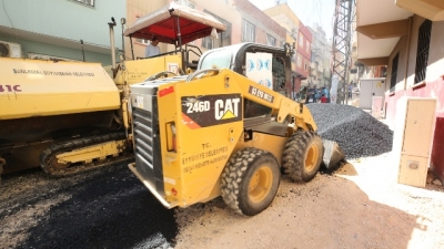 Eyyübiye Belediyesi asfalt atağını sürdürüyor. 