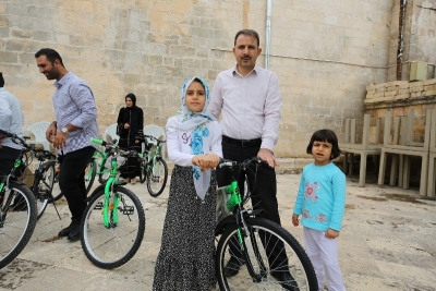 Eyyübiye Belediyesi Bisiklet Hediyelerini Dağıtmaya Başladı