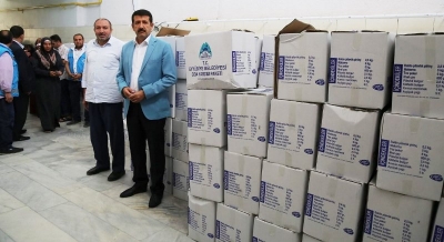 Eyyübiye Belediyesi'nden aşevine bin adet yardım paketi