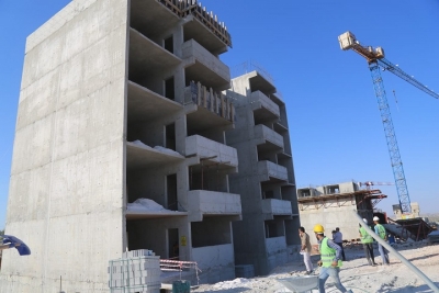 Eyyübiye’de kentsel dönüşüm alanında binalar yükseliyor. 