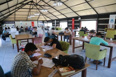 Eyyübiyeli Gençler, Eyyübiye Belediyesi İle Sınavlara Hazırlanıyor