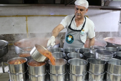 Haliliye’de Sıcak Yemekler Hanelere Ulaştırılıyor 