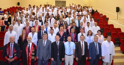 HRÜ’de doktor adayları beyaz önlük giydiler