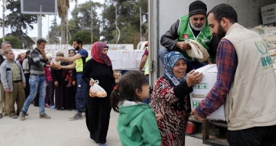 İHH Afrin'de aralıksız yardım dağıtıyor