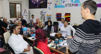 Karaköprü'de öğretmenlere robotik kursu