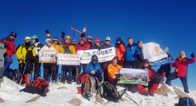 Urfadosklu  dağcılar Hasan dağı  Kış tırmanışında zirve yaptı