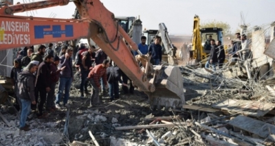 Viranşehir'de inşaat çöktü: Yaralılar var