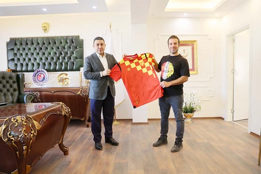 BAŞKAN ÖZYAVUZ MÜJDEYİ VERDİ: HARRAN'DA GÖZTEPE FUTBOL OKULU AÇILIYOR 