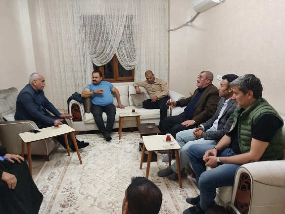 BAŞKAN SERHAT DİCLE İNAN VATANDAŞLARLA EV ZİYARETLERİNDE BULUNDU