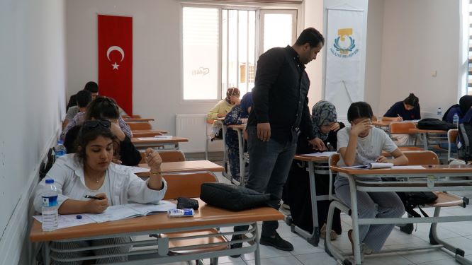 HALİLİYE BELEDİYESİ, GENÇLERE EĞİTİMDE TAM DESTEK SAĞLIYOR