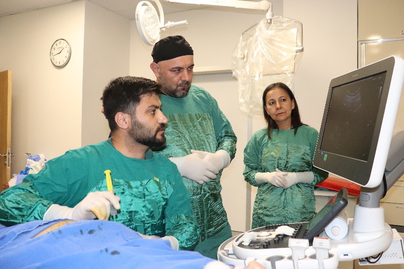 Harran Üniversitesi Hastanesi’nde Kapalı Yöntemle Kanser Tedavisi Gerçekleşti