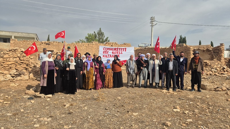 Karaköprü Çiftekemer’de Cumhuriyet coşkusu köy sokaklarına taştı