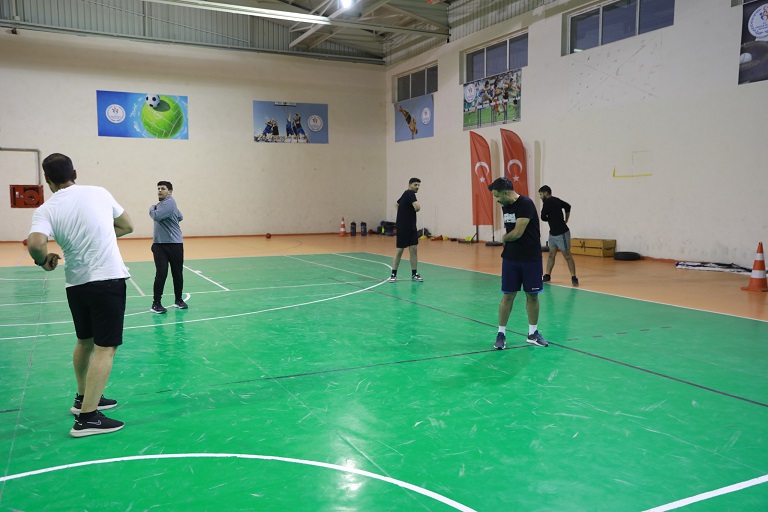 POLİS OLACAĞIM DİYEN GENÇLER HARRAN BELEDİYESİ'NİN KURSUNDA BULUŞUYOR