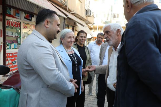 VİRANŞEHİR'DE EŞBAŞKANLAR ESNAFLA BULUŞTU