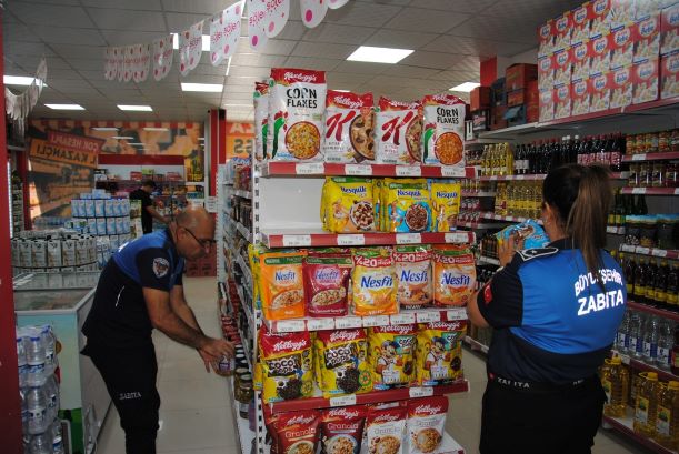 Zabıta denetiminde kurtlanmış ve böceklenmiş ürünler ele geçirildi